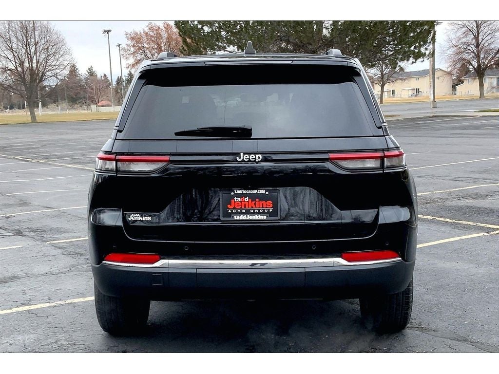 2023 Jeep Grand Cherokee Laredo