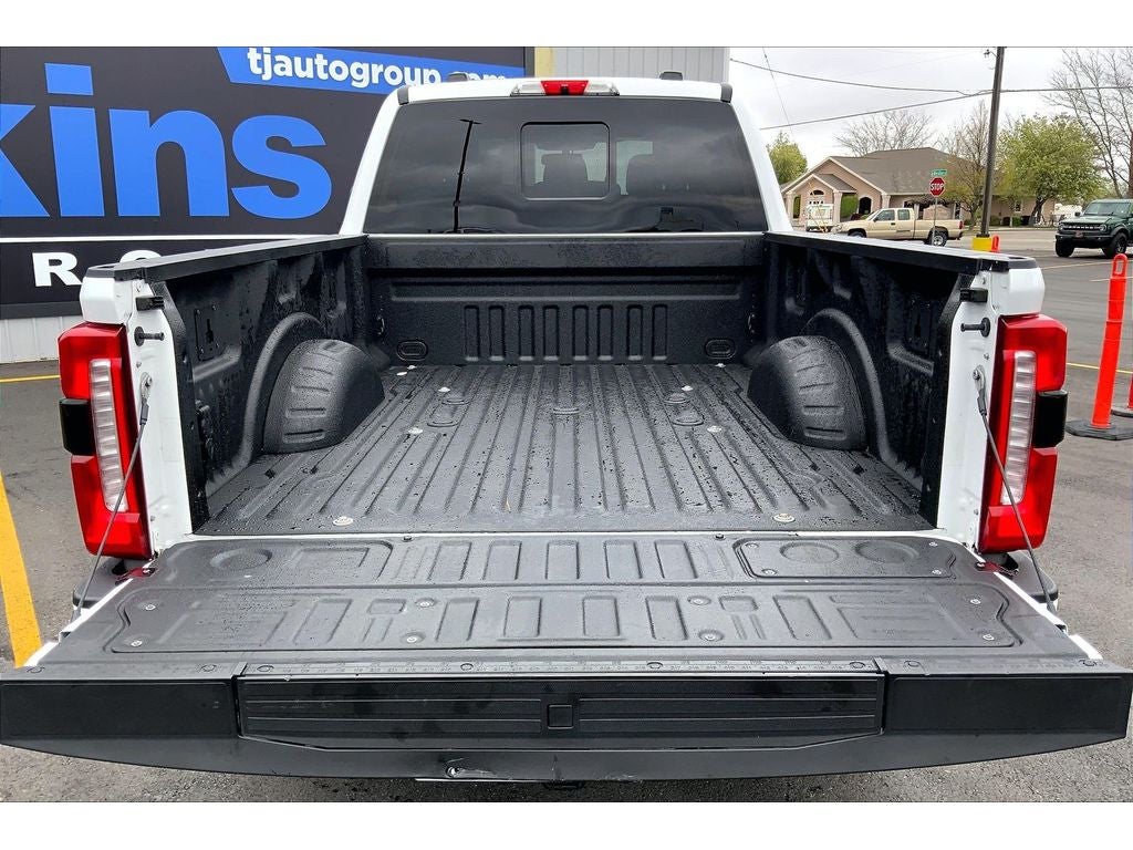 2023 Ford F-350 Super Duty LARIAT