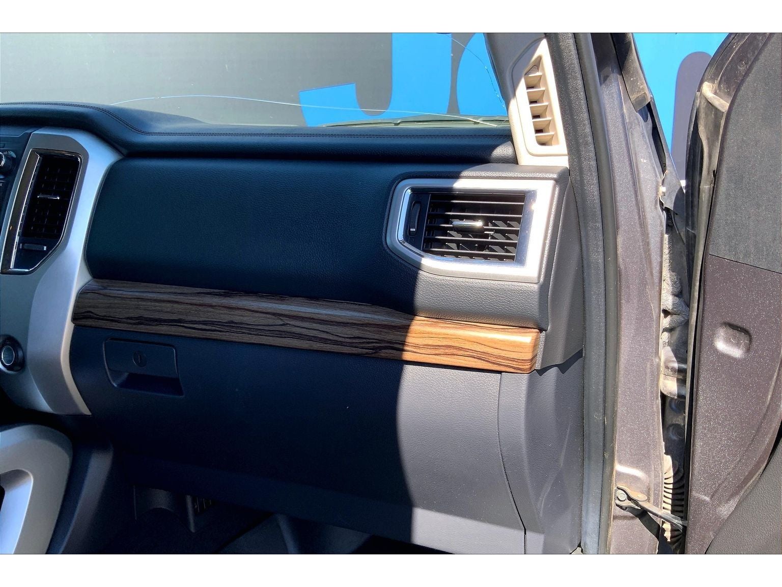 2016 Nissan Titan XD SL