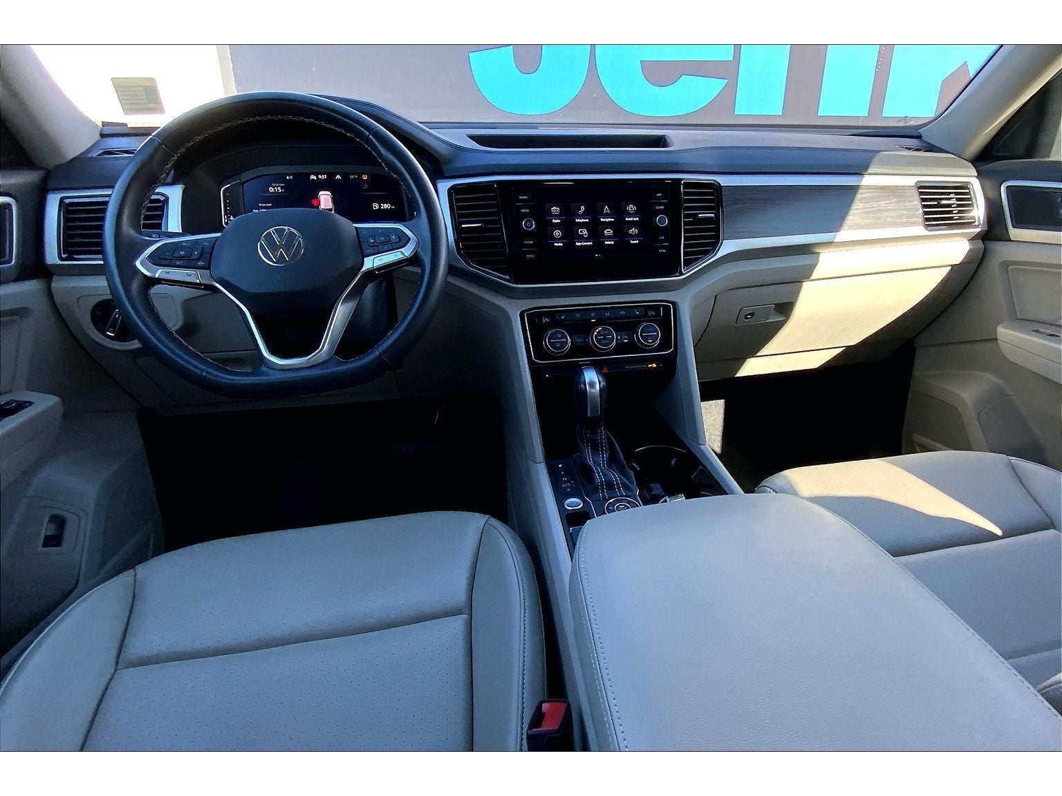 2023 Volkswagen Atlas 3.6L V6 SE w/Technology