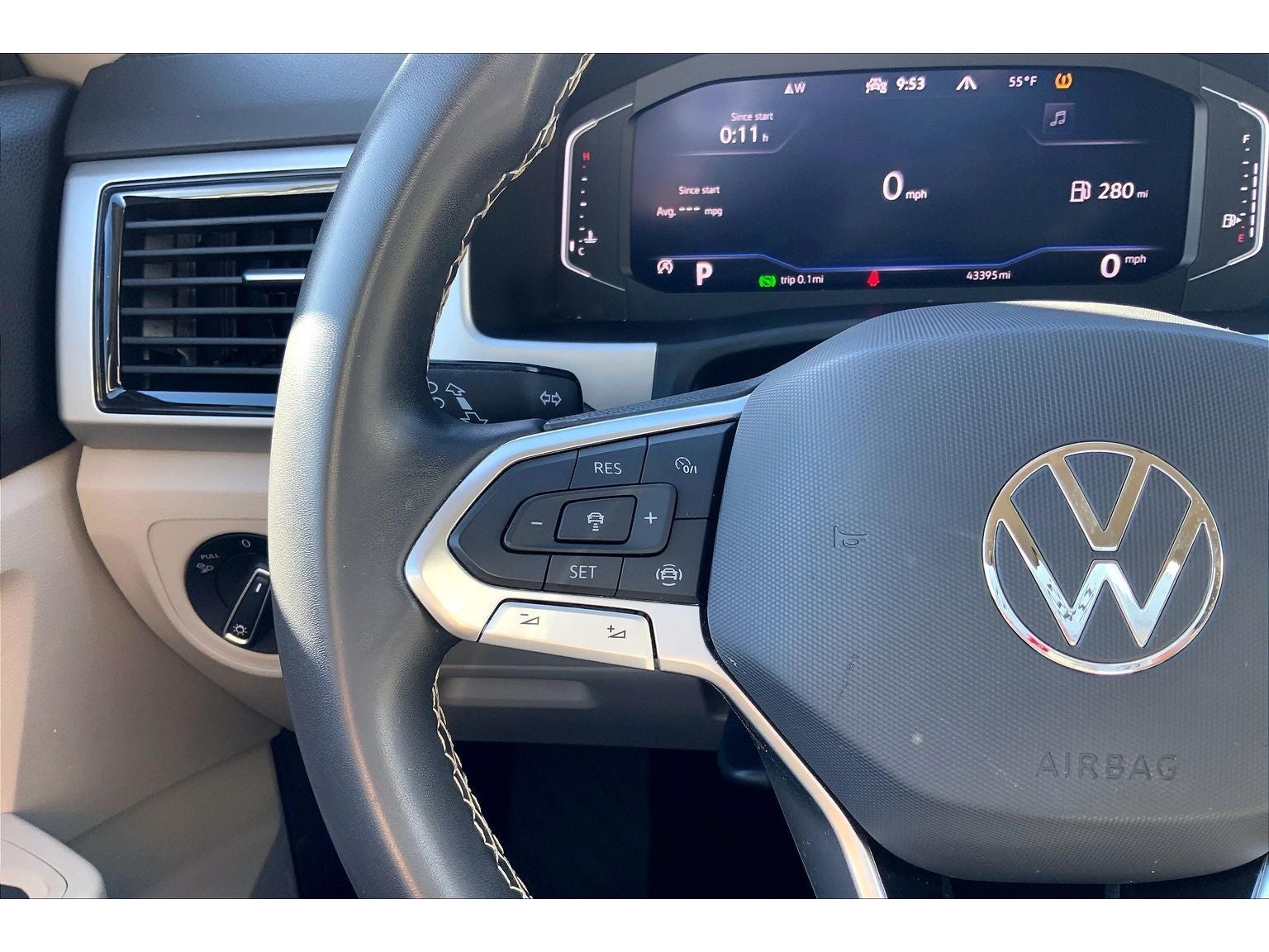 2023 Volkswagen Atlas 3.6L V6 SE w/Technology