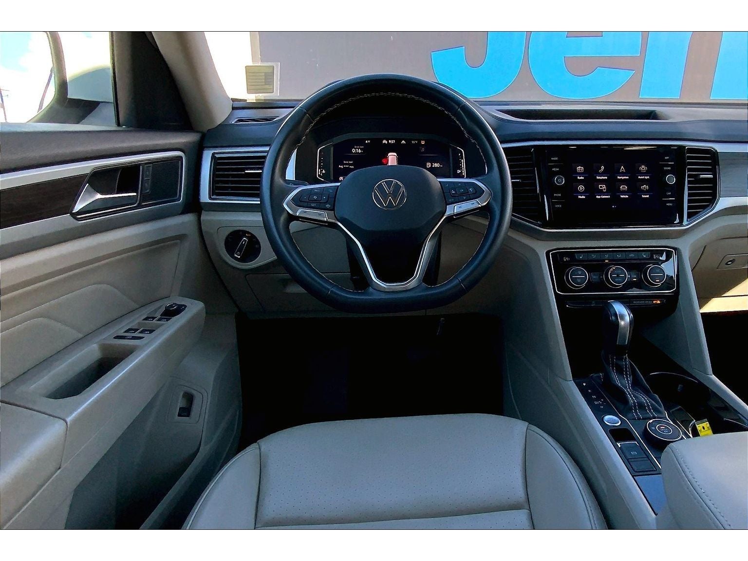 2023 Volkswagen Atlas 3.6L V6 SE w/Technology