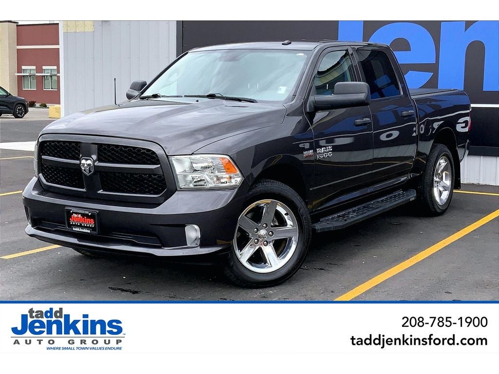 2018 RAM 1500 Express 4x4 Crew Cab 5'7's photo