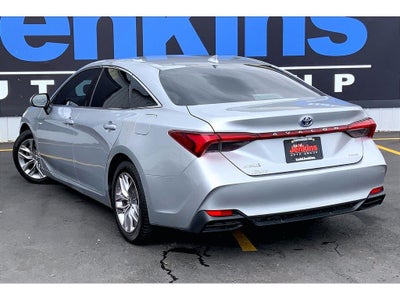 2021 Toyota Avalon Hybrid XLE