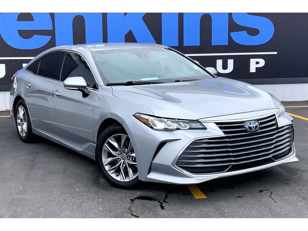 2021 Toyota Avalon Hybrid XLE