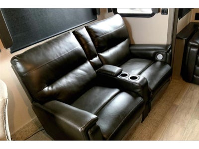 2021 KEYSTONE MONTANA 3120RL