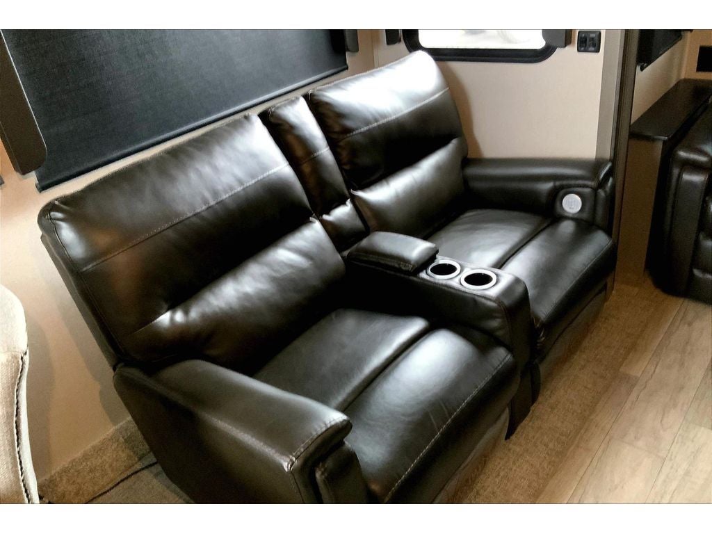 2021 KEYSTONE MONTANA 3120RL