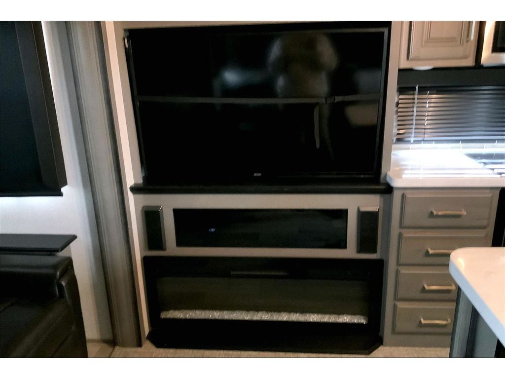 2021 KEYSTONE MONTANA 3120RL