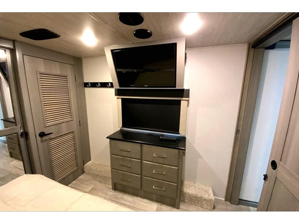 2021 KEYSTONE MONTANA 3120RL