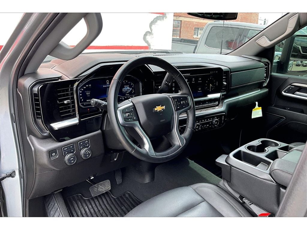 2025 Chevrolet Silverado LTZ