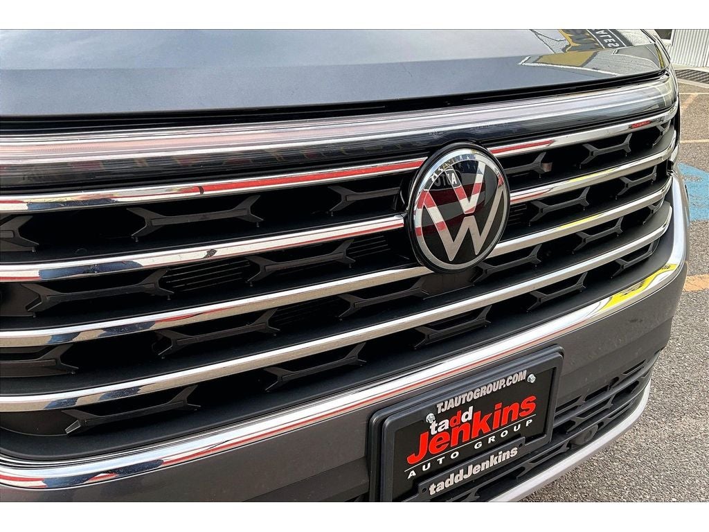 2025 Volkswagen Atlas 2.0T SE w/Technology