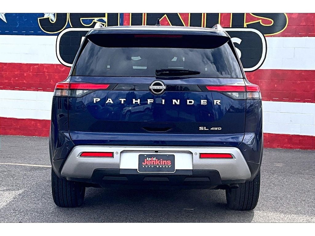 2025 Nissan Pathfinder SL