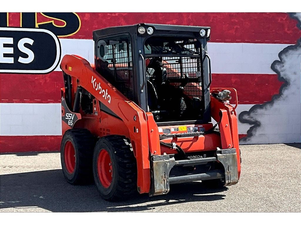 2023 KUBOTA SSV 65 Base