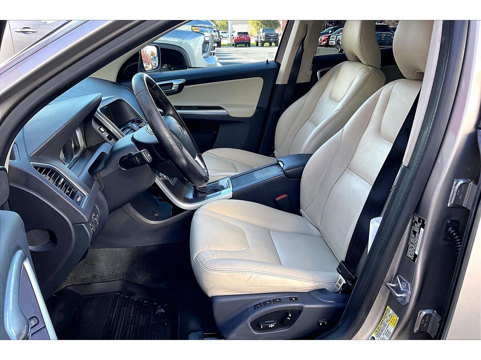 2016 Volvo XC60 T5 Premier