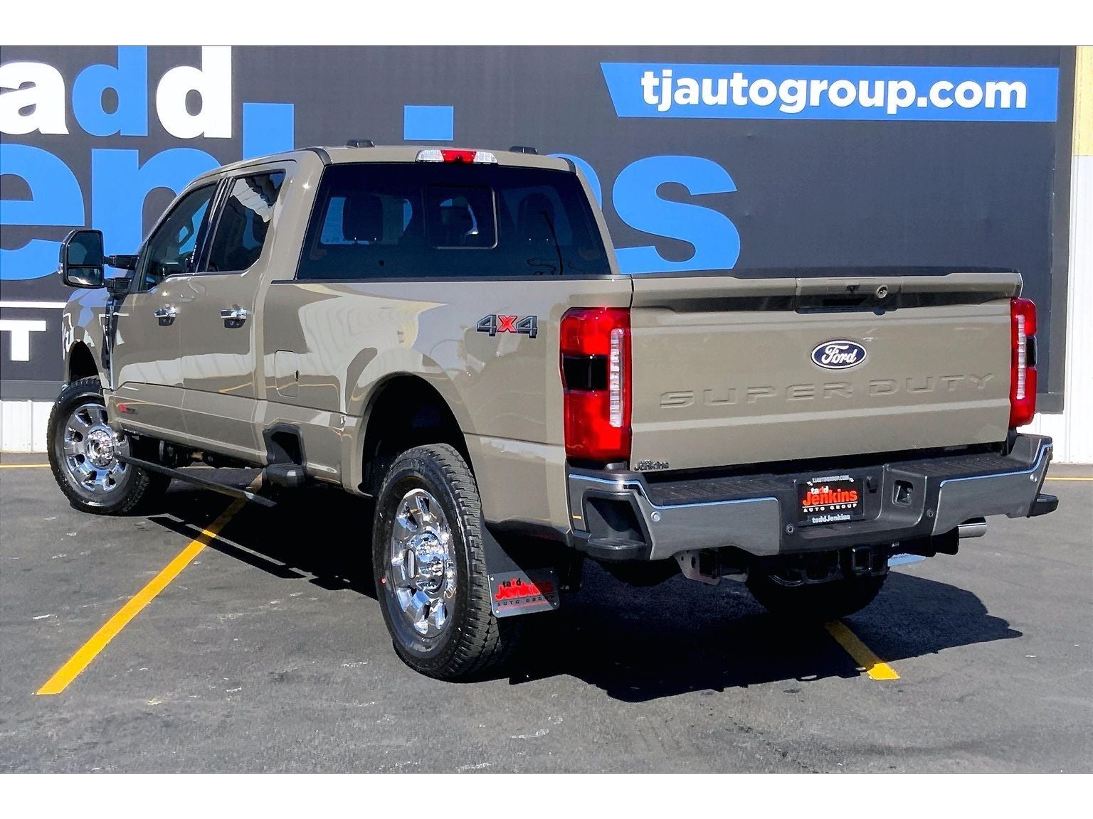 2027 Ford F-350 Super Duty LARIAT