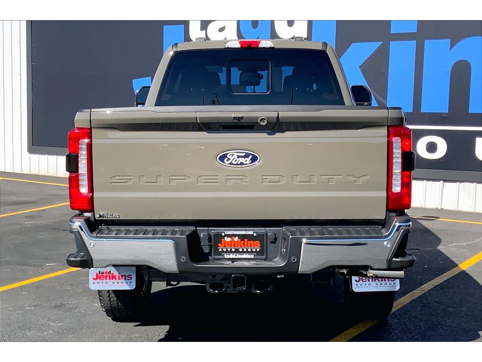 2027 Ford F-350 Super Duty LARIAT