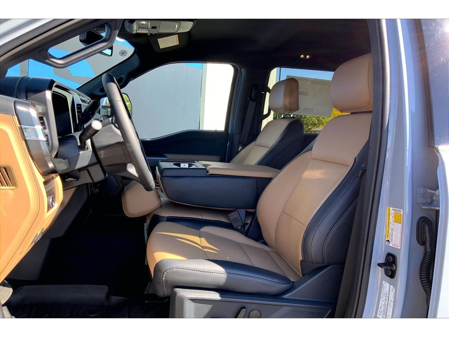 2027 Ford F-350 Super Duty LARIAT