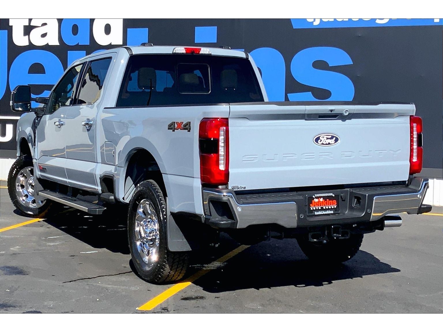2027 Ford F-350 Super Duty LARIAT