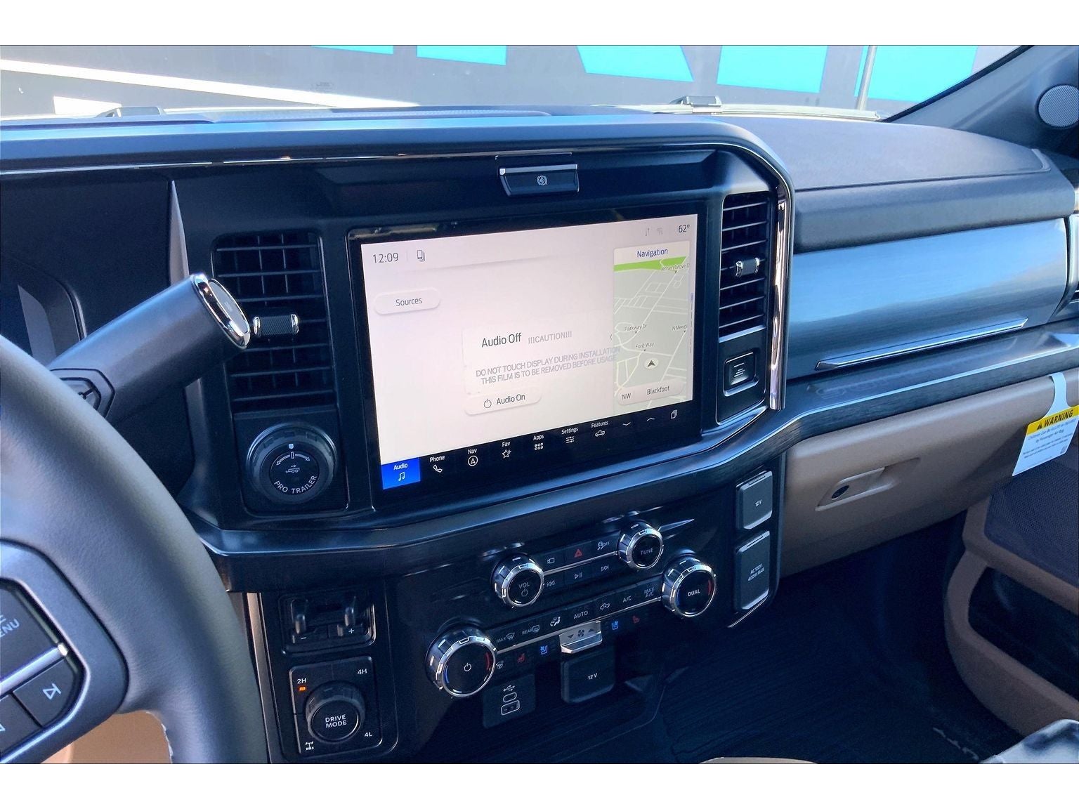 2027 Ford F-350 Super Duty LARIAT