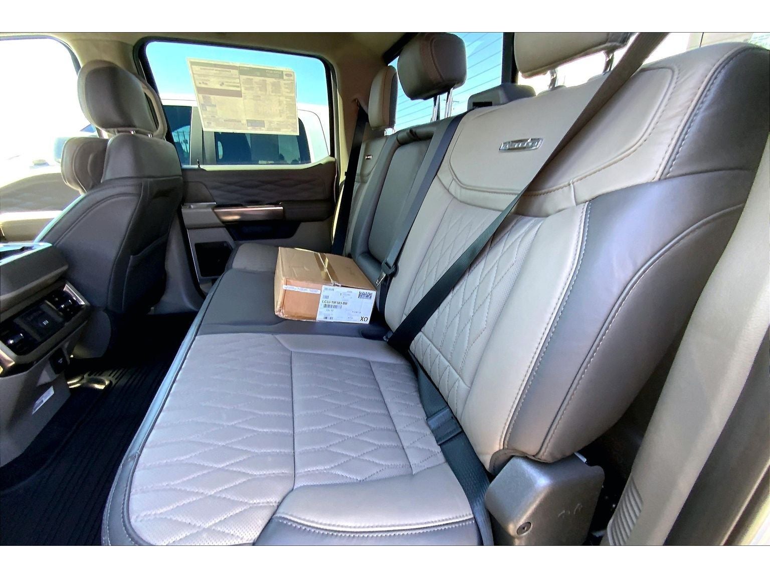 2027 Ford F-350 Super Duty Platinum