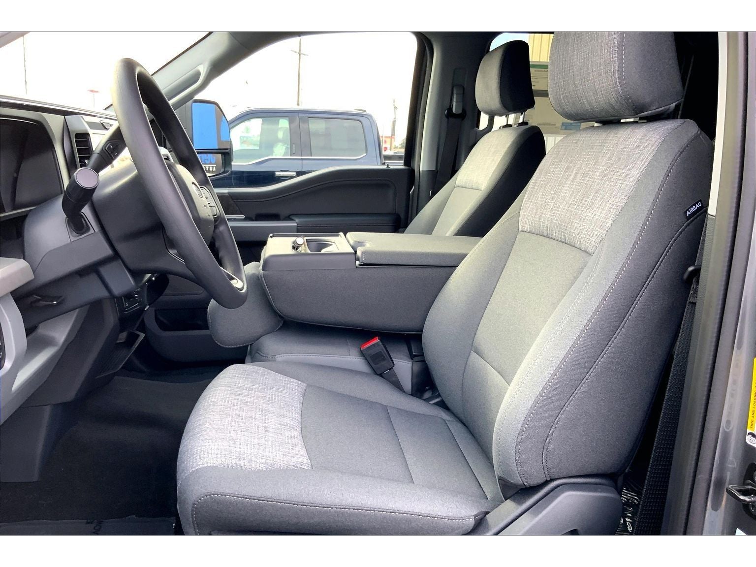2027 Ford F-350 Super Duty XLT