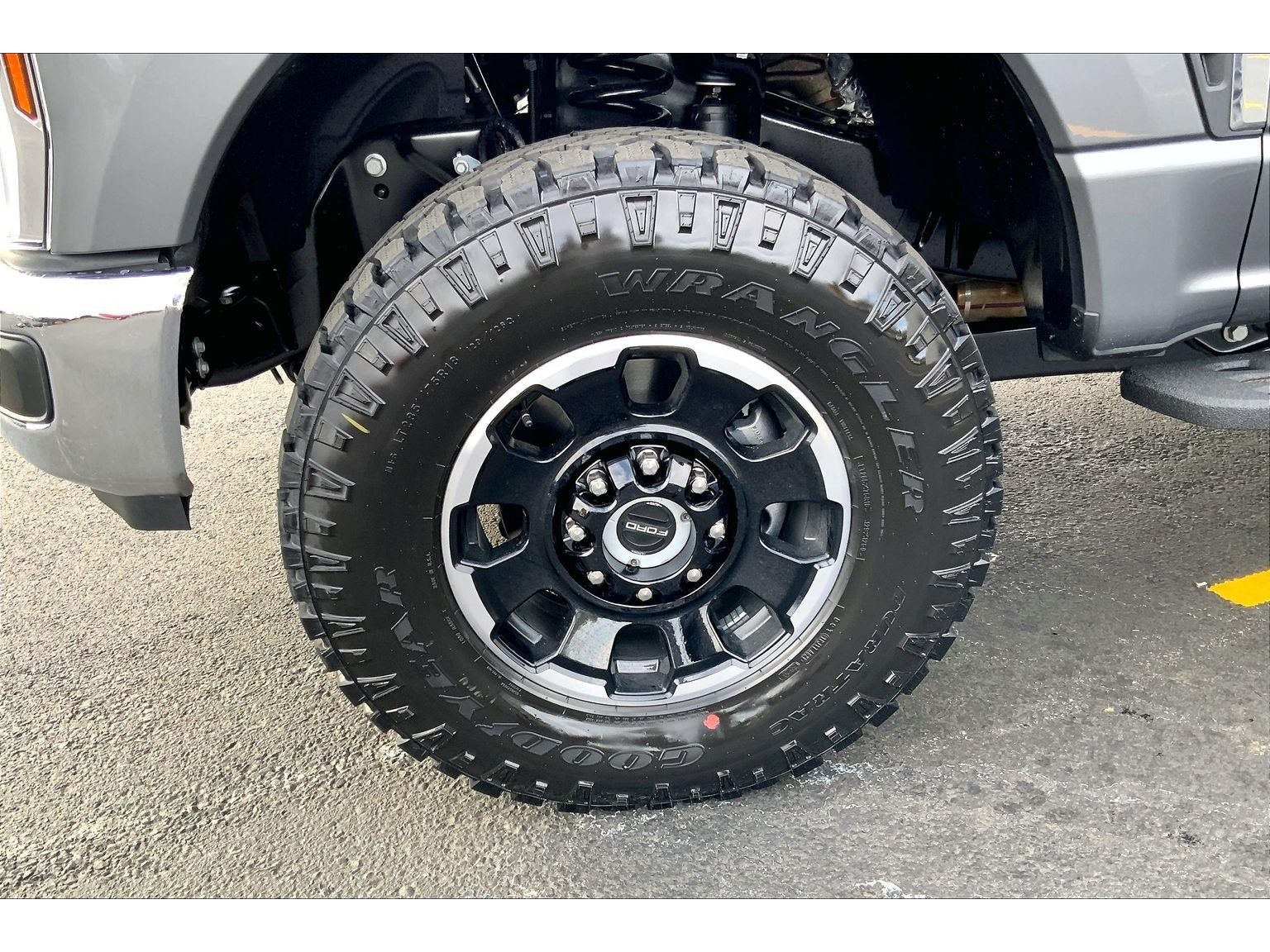 2027 Ford F-350 Super Duty XLT