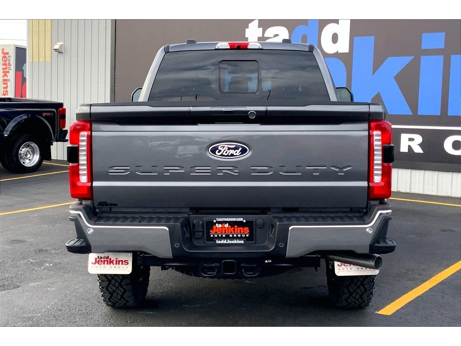 2027 Ford F-350 Super Duty XLT