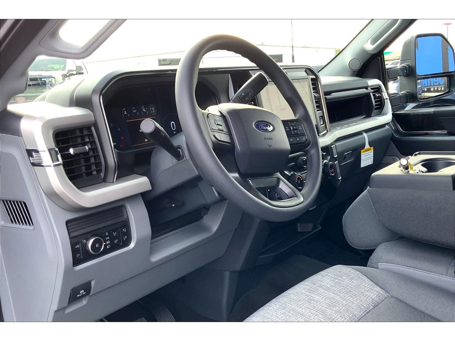 2027 Ford F-350 Super Duty XLT