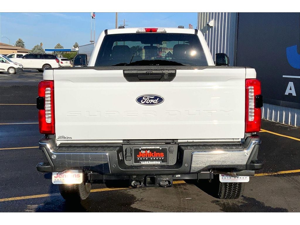 2027 Ford F-350 Super Duty XL