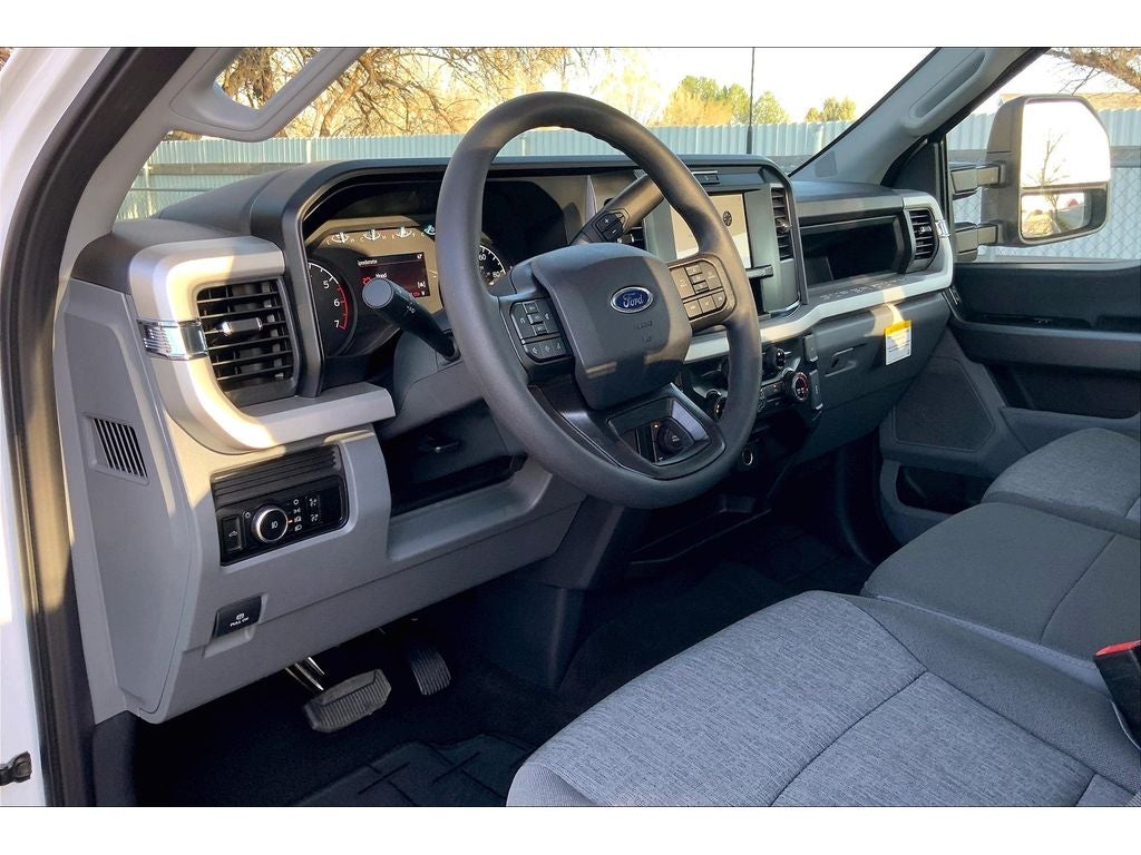 2025 Ford F-350 Super Duty XL