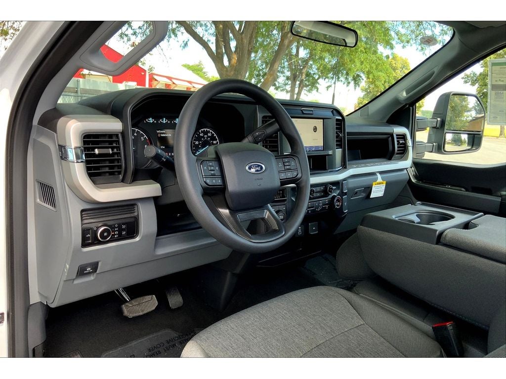 2025 Ford F-350 Super Duty XL