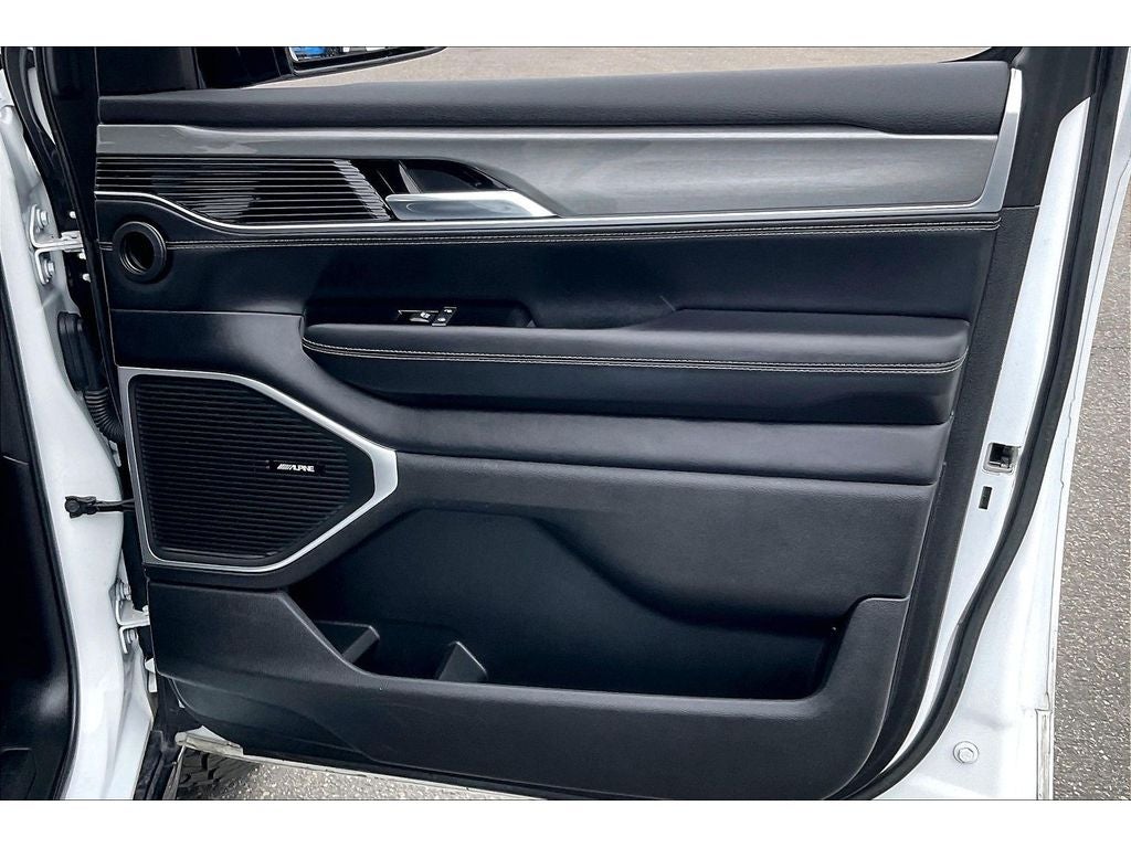 2022 Jeep Wagoneer Series III Carbide