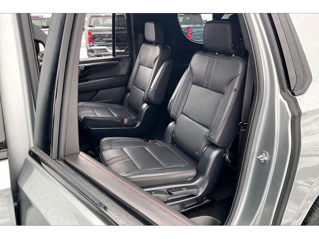 2025 Chevrolet Suburban RST