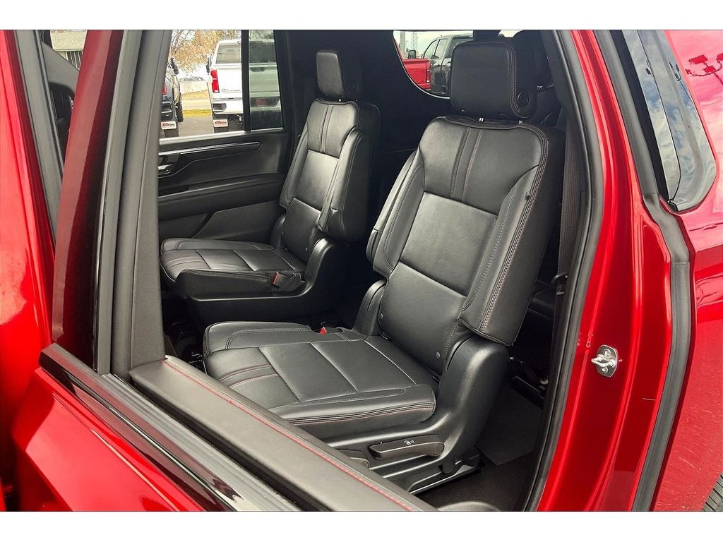 2025 Chevrolet Suburban RST