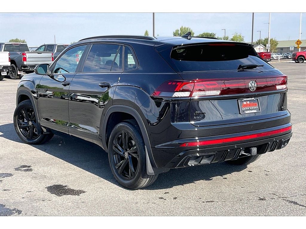 2025 Volkswagen Atlas Cross Sport 2.0T SEL R-Line Black