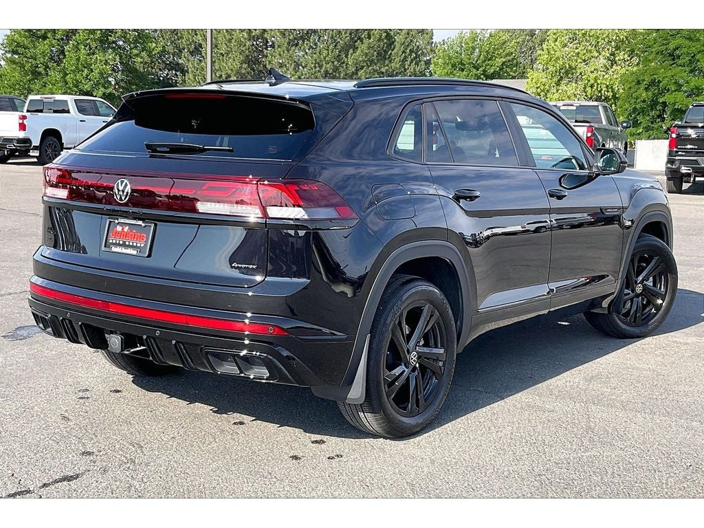 2025 Volkswagen Atlas Cross Sport 2.0T SEL R-Line Black