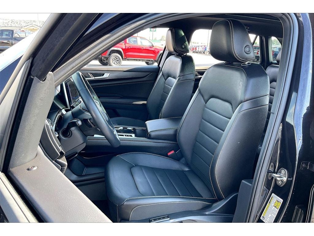 2025 Volkswagen Atlas Cross Sport 2.0T SEL R-Line Black