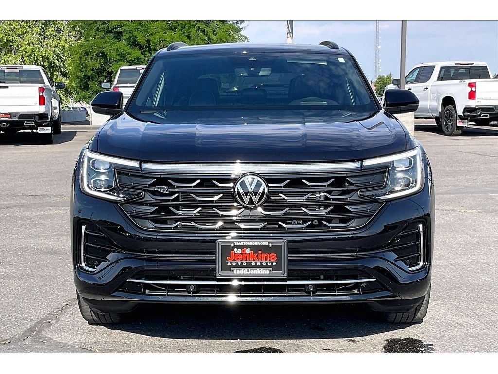2025 Volkswagen Atlas Cross Sport 2.0T SEL R-Line Black