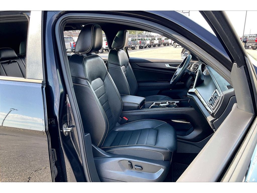 2025 Volkswagen Atlas Cross Sport 2.0T SEL R-Line Black