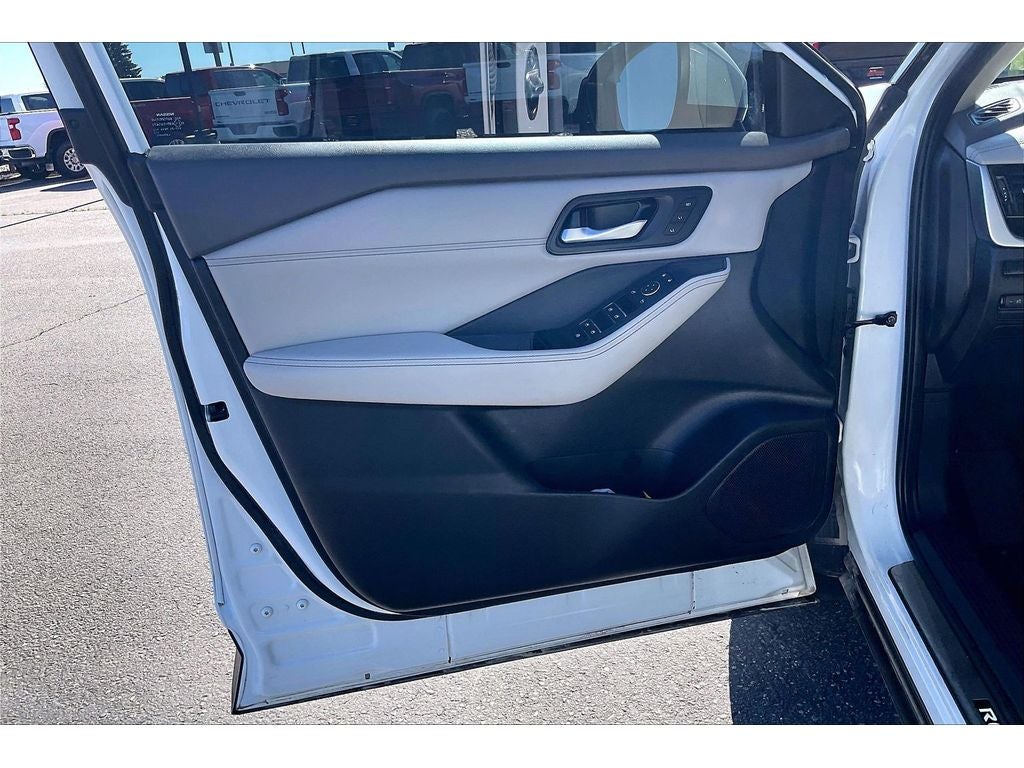 2024 Nissan Rogue SL