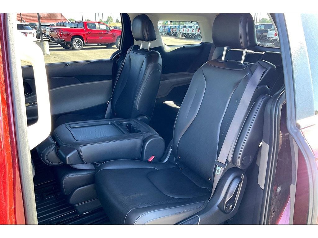2025 Kia Carnival Hybrid EX
