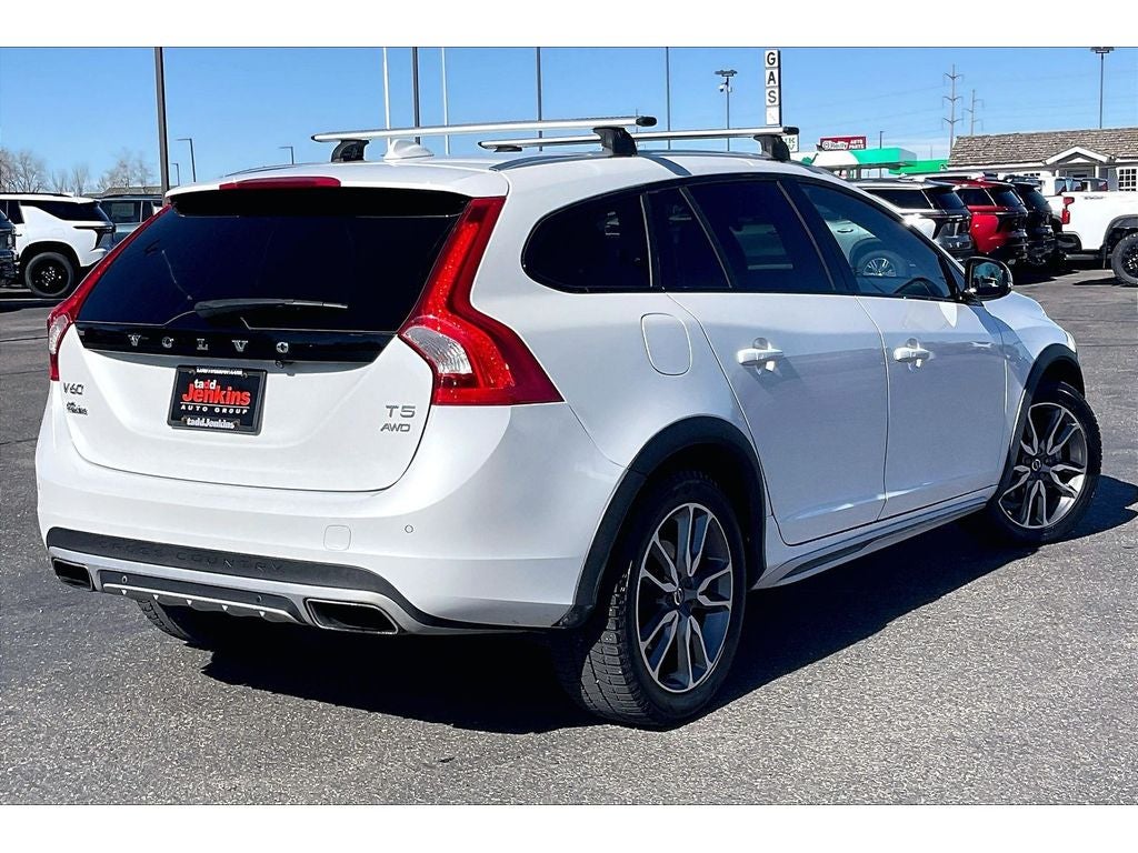 2016 Volvo V60 Cross Country T5