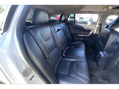 2016 Volvo V60 Cross Country T5
